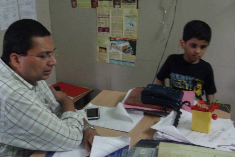 Malay Dave (Psychiatrist) discussing with parents